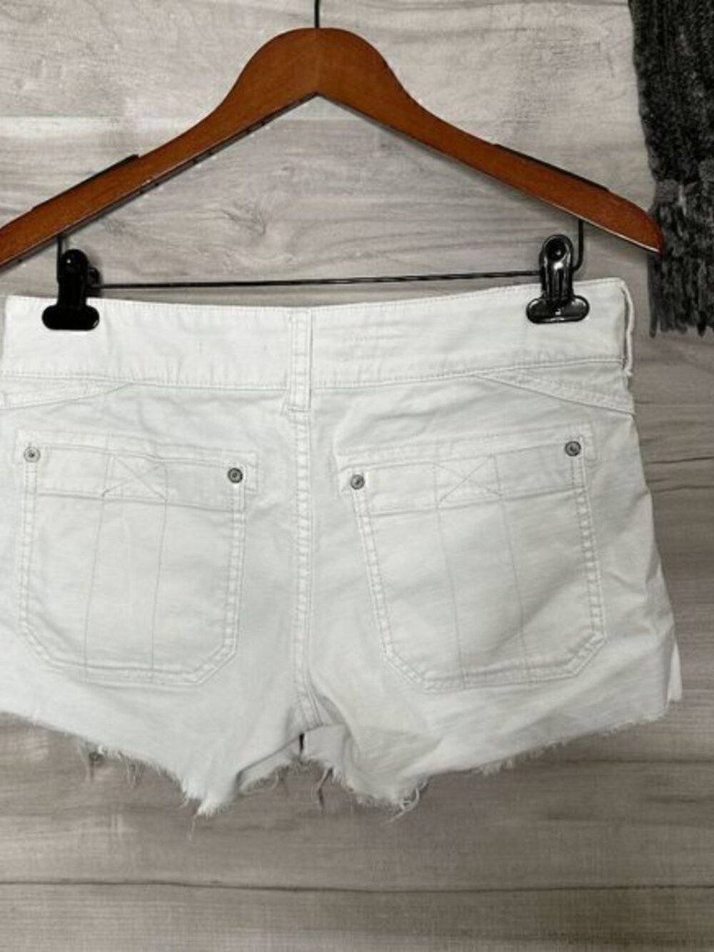 Pilcro Anthropologie White Double Button Stitch Cutoff Denim Shorts Size 27 - Picture 9 of 9